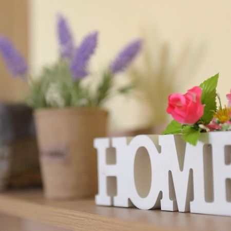Happy Days Home Apartment Und Studio/Penthouse Ialisos Exterior foto