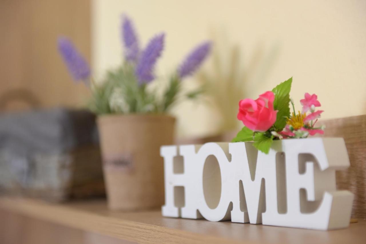 Happy Days Home Apartment Und Studio/Penthouse Ialisos Exterior foto