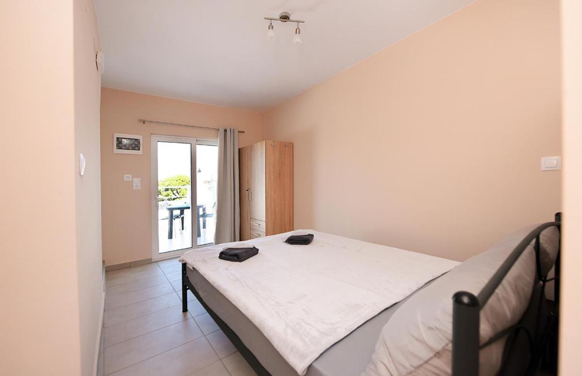 Happy Days Home Apartment Und Studio/Penthouse Ialisos Exterior foto